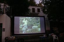 Προβολή βίντεο του Προγράμματος στο «Σινεμά Δρόμου» στη Σαμοθράκη, Αύγουστος 2011